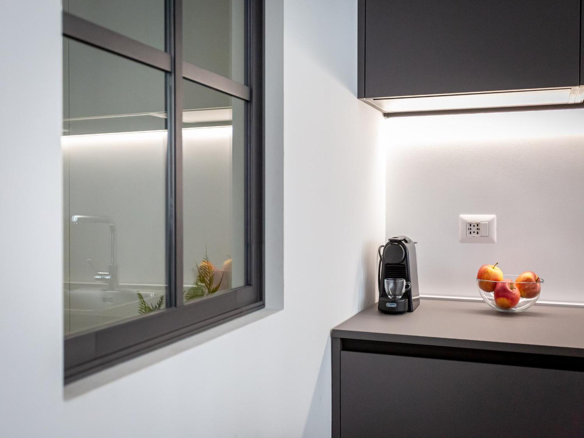 The Best Rent - Modern One Bedroom Apartment In San Babila Milánó Kültér fotó